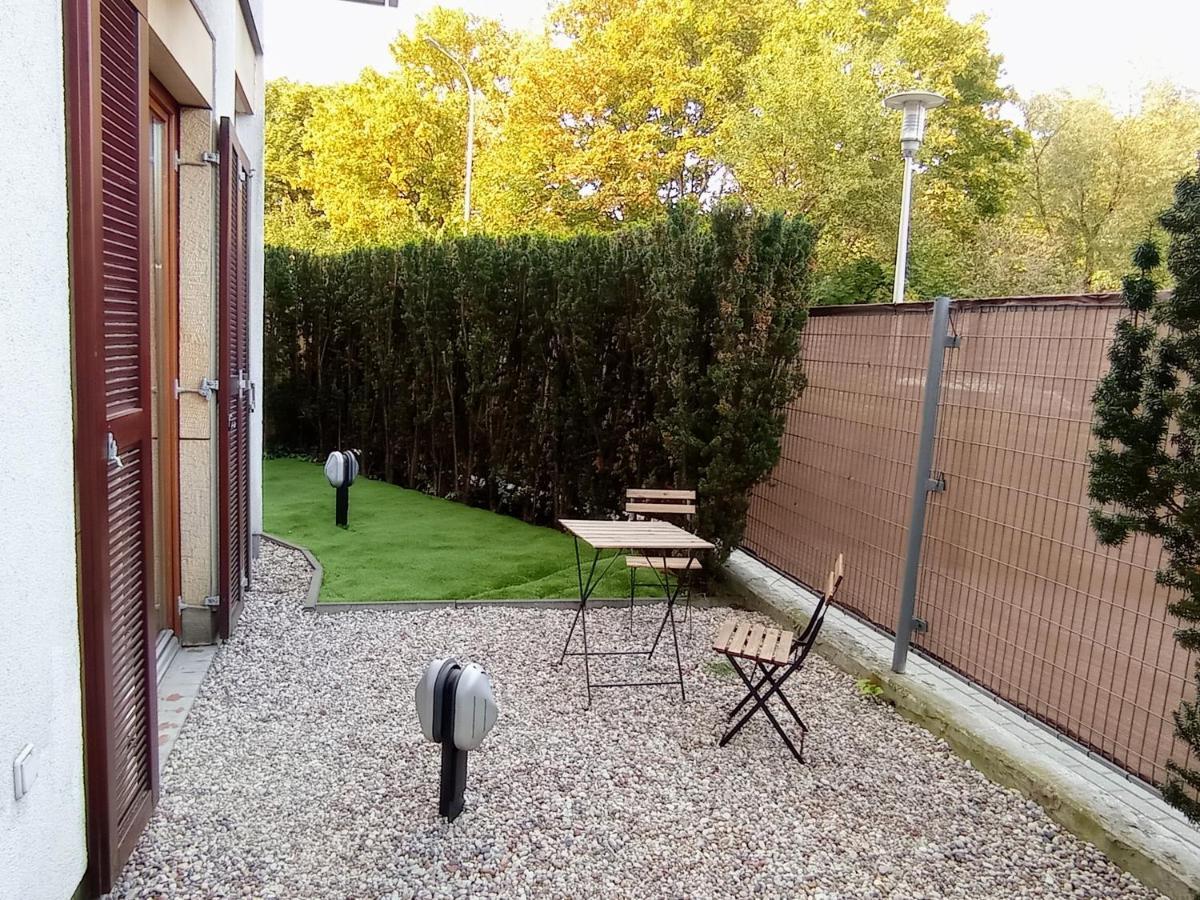 Mokotów, apartment with terrace, greenery&near the airport! Varsovia Exterior foto